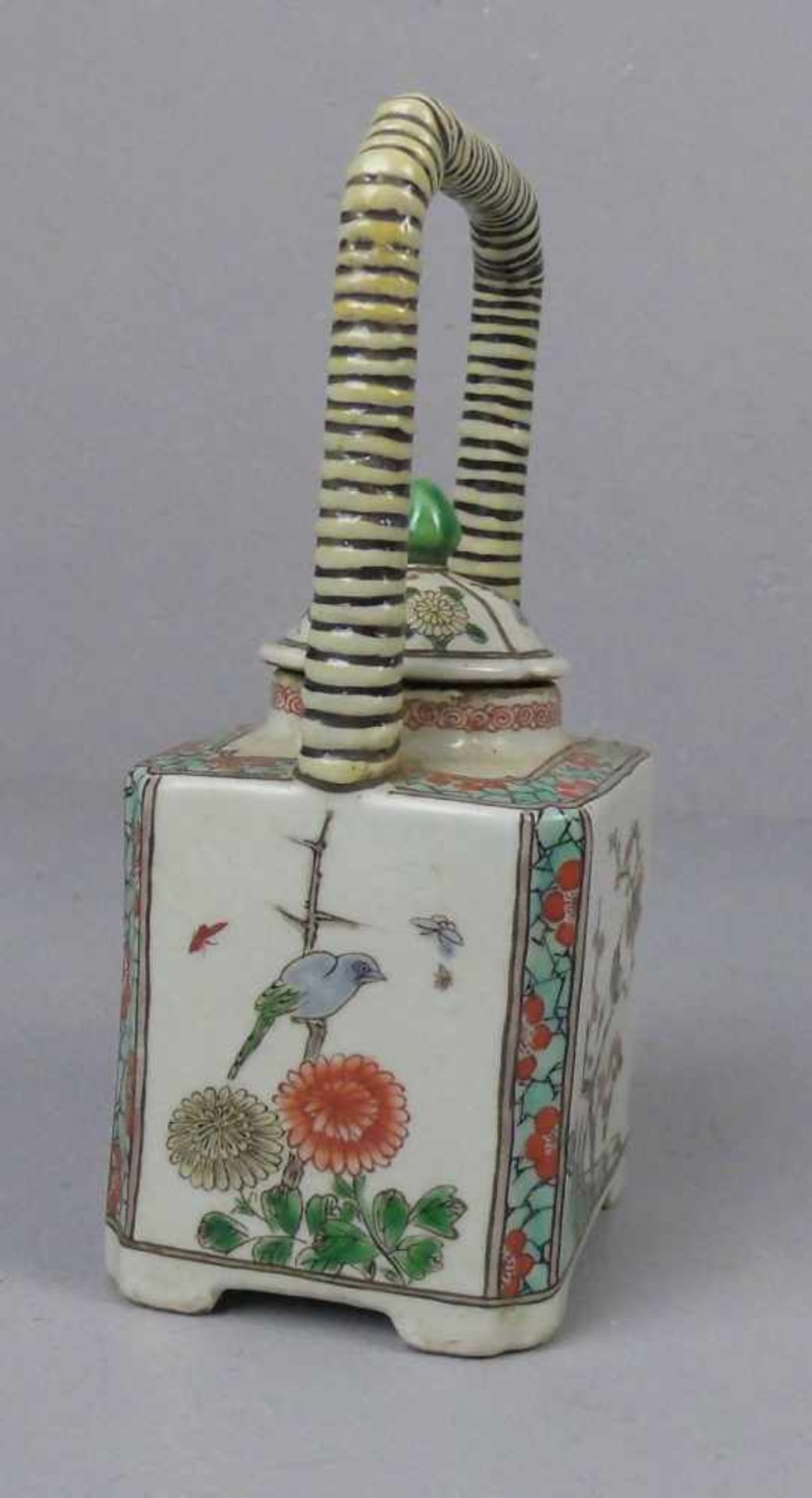 TEEKANNE, China, Porzellan (ungemarkt). Karreeform mit abgeschrägten Ecken auf vier Füßen, - Bild 2 aus 8