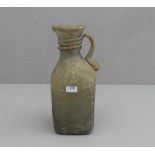 RÖMISCHER KRUG / VIERKANT - FLASCHE, 1. - frühes 3. Jh. n. Chr., grünliches Klarglas,