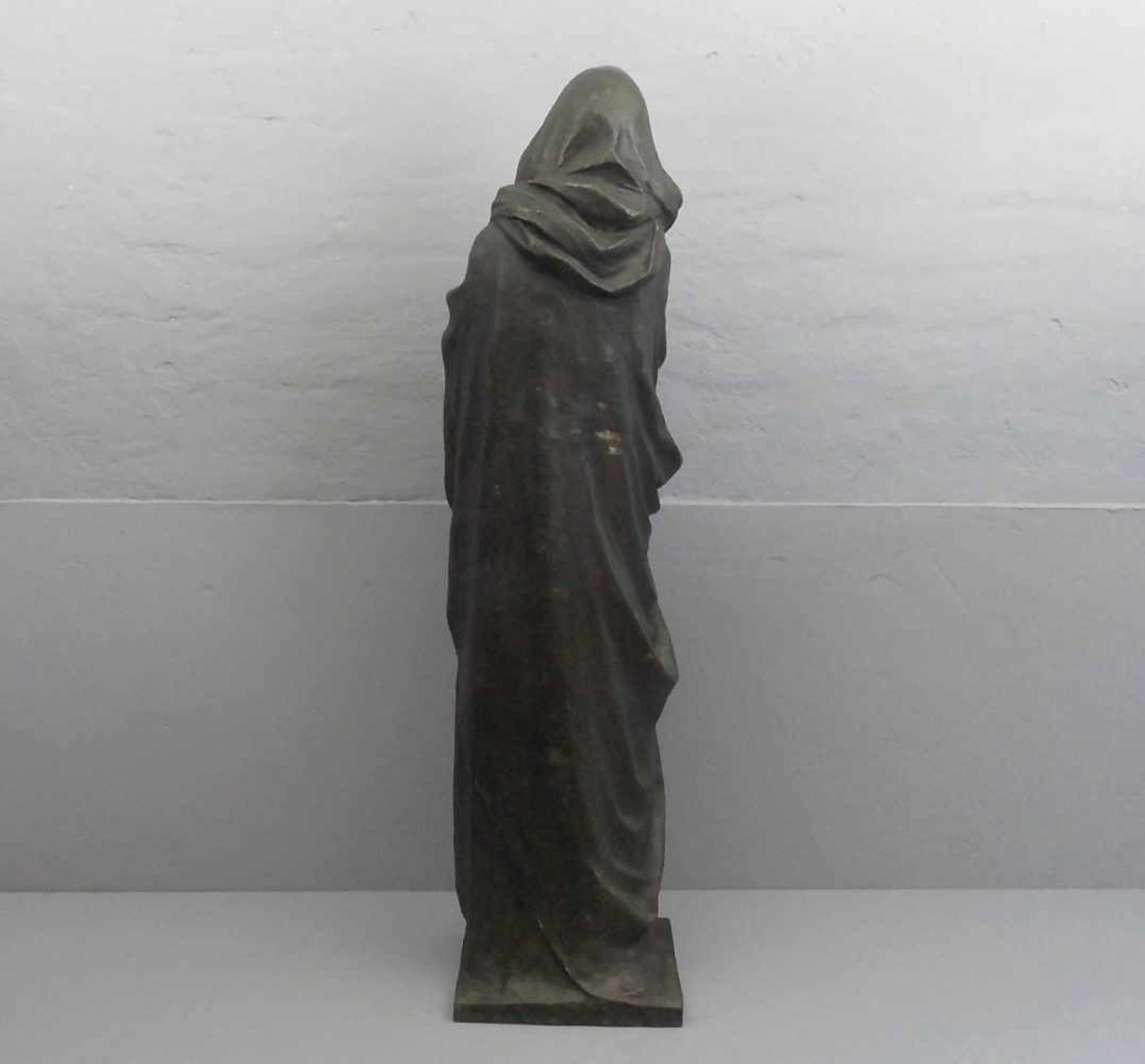 VANNUCCI (ital. Bildhauer des 19./20. Jh.), Skulptur / sculpture: " Madonna", Bronze, dunkelbraun - Image 3 of 4