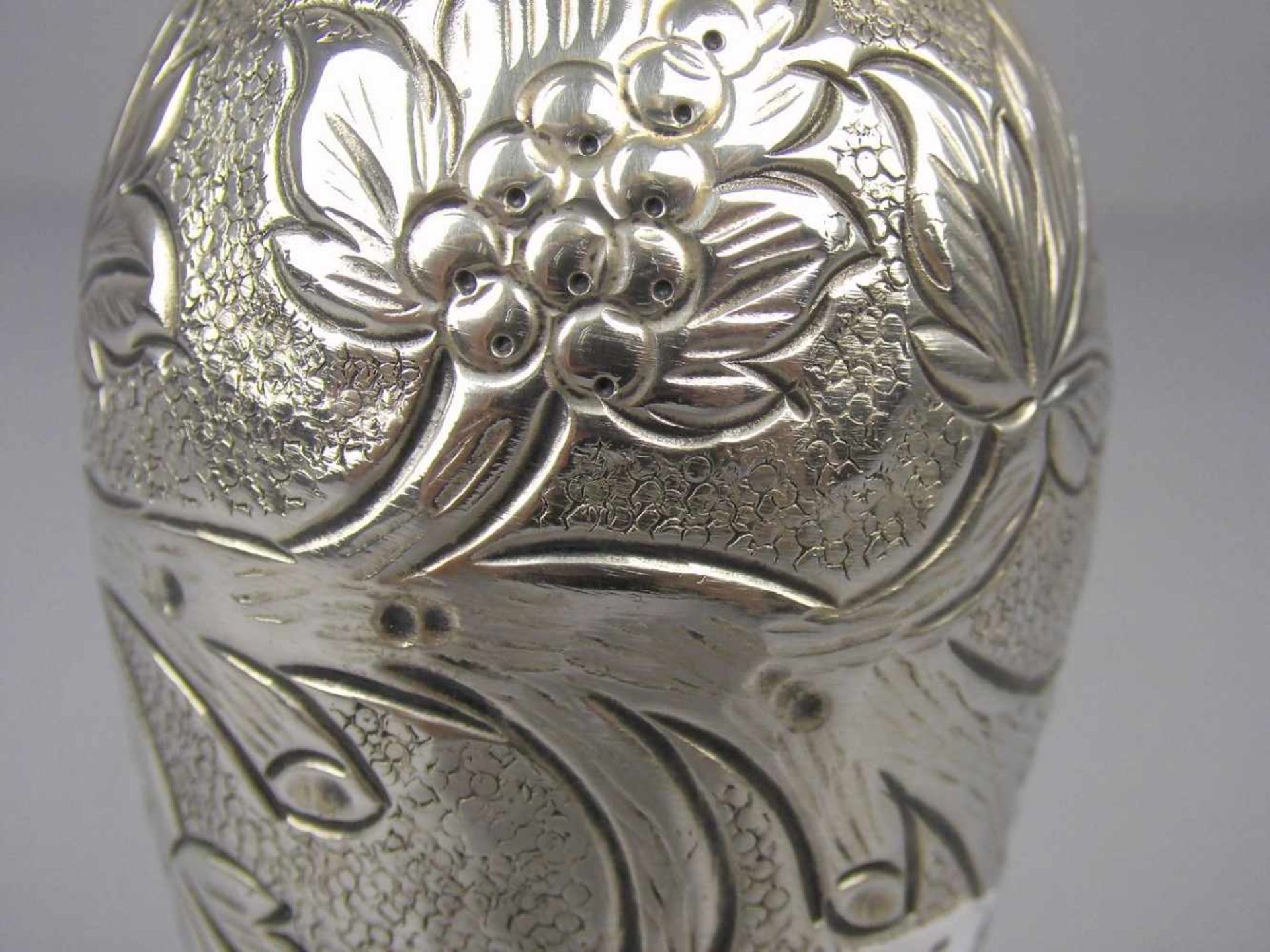 VASE, 900er Silber (116 g), unter dem Stand gepunzt mit Feingehaltsangabe und Hersteller- bzw. - Image 3 of 5