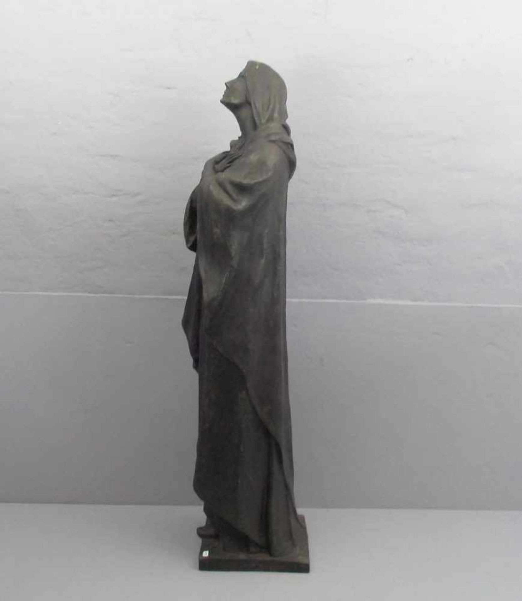 VANNUCCI (ital. Bildhauer des 19./20. Jh.), Skulptur / sculpture: " Madonna", Bronze, dunkelbraun - Image 4 of 4
