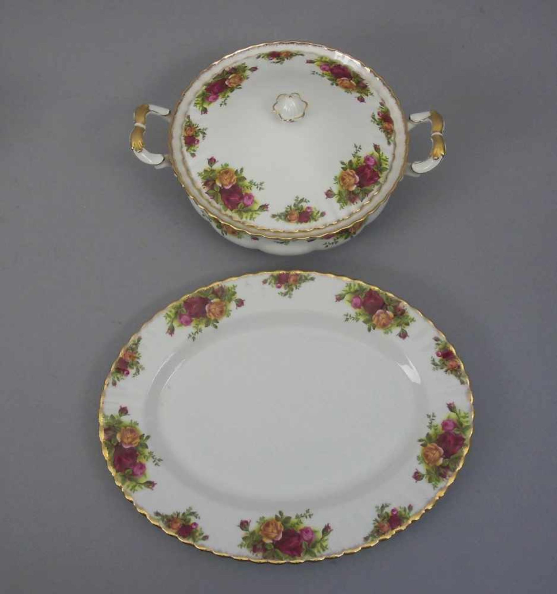 SPEISESERVICE Porzellan, Manufaktur Royal Albert / England, Bone china, geschweifte Form, - Bild 3 aus 6