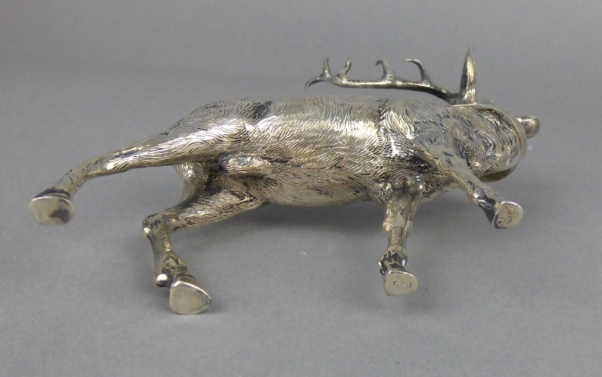 FIGÜRLICHER TAFELAUFSATZ: VON EINEM HIRSCH GEZOGENER SCHLITTEN / centerpiece, 835er Silber ( - Bild 8 aus 9