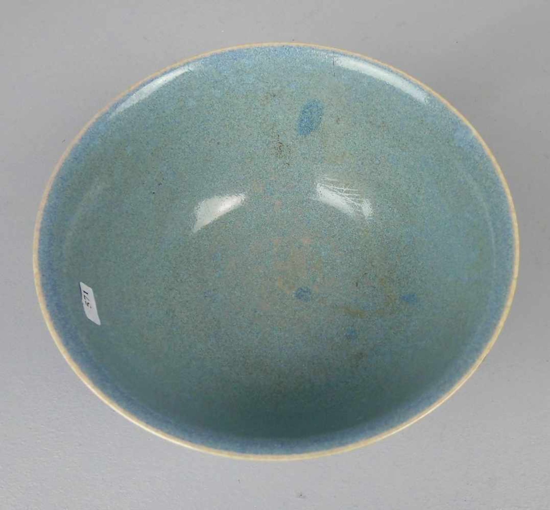 SCHALE / bowl, Porzellan, China, ungemarkt. Konische Form mit ausgestelltem Rand auf Rundstand. - Bild 2 aus 6