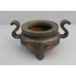 KORO / WEIHRAUCHGEFÄSS / incense holder, China, dunkel patinierte Bronze. Gebauchte Form mit