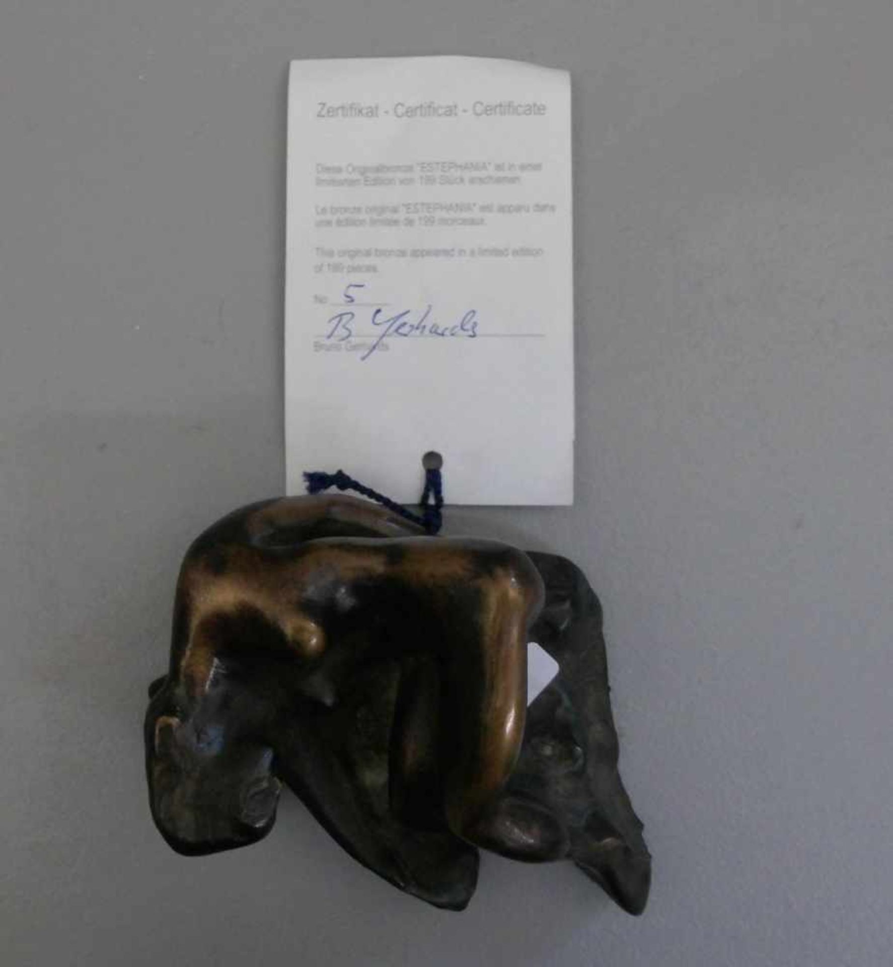 GERHARDS, BRUNO (geb. 1964), Skulptur / sculpture: "Estephania", Bronze, dunkelbraun patiniert mit - Image 2 of 3
