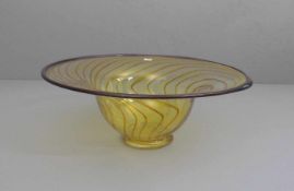 GLASSCHALE / bowl, unter dem Stand Nadelsignatur "P. Kemp" oder "P. Kem R" und datiert "97" (