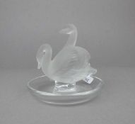 LALIQUE - FIGÜRLICHE GLASSCHALE / RINGSCHALE "SCHWÄNE" / glass bowl "swans", Kristallglas,