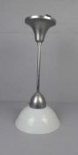 DECKENLECHTER / LAMPE IM BAUHAUSSTIL, 1920er Jahre, verchromtes Metall, Opalinglaskuppel, einflammig