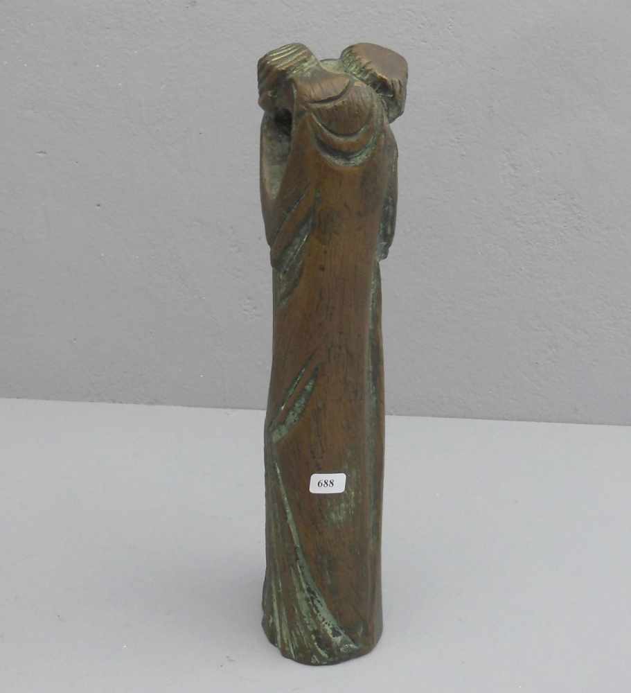 MONOGRAMMIST (SB, 20./21. Jh.), Skulptur / sculpture: "Der Kuss", Bronze, hellbraune Patina mit - Image 2 of 3