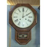 OFFICE CLOCK, auf Klebeetikett bezeichnet „Waterbury Clock Co. / Manufacturers of Eight-Day and