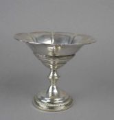 FUSSCHALE / TAFELAUFSATZ / bowl on a stand, 1. H. 20. Jh., Sterlingsilber (beschwerter Fuß, insg.