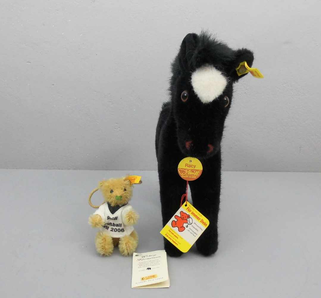 ZWEI STEIFF KUSCHELTIERE: Fohle "Racy" und kleiner Teddybär / cuddle toys, 20. Jh., jeweils mit - Image 2 of 5