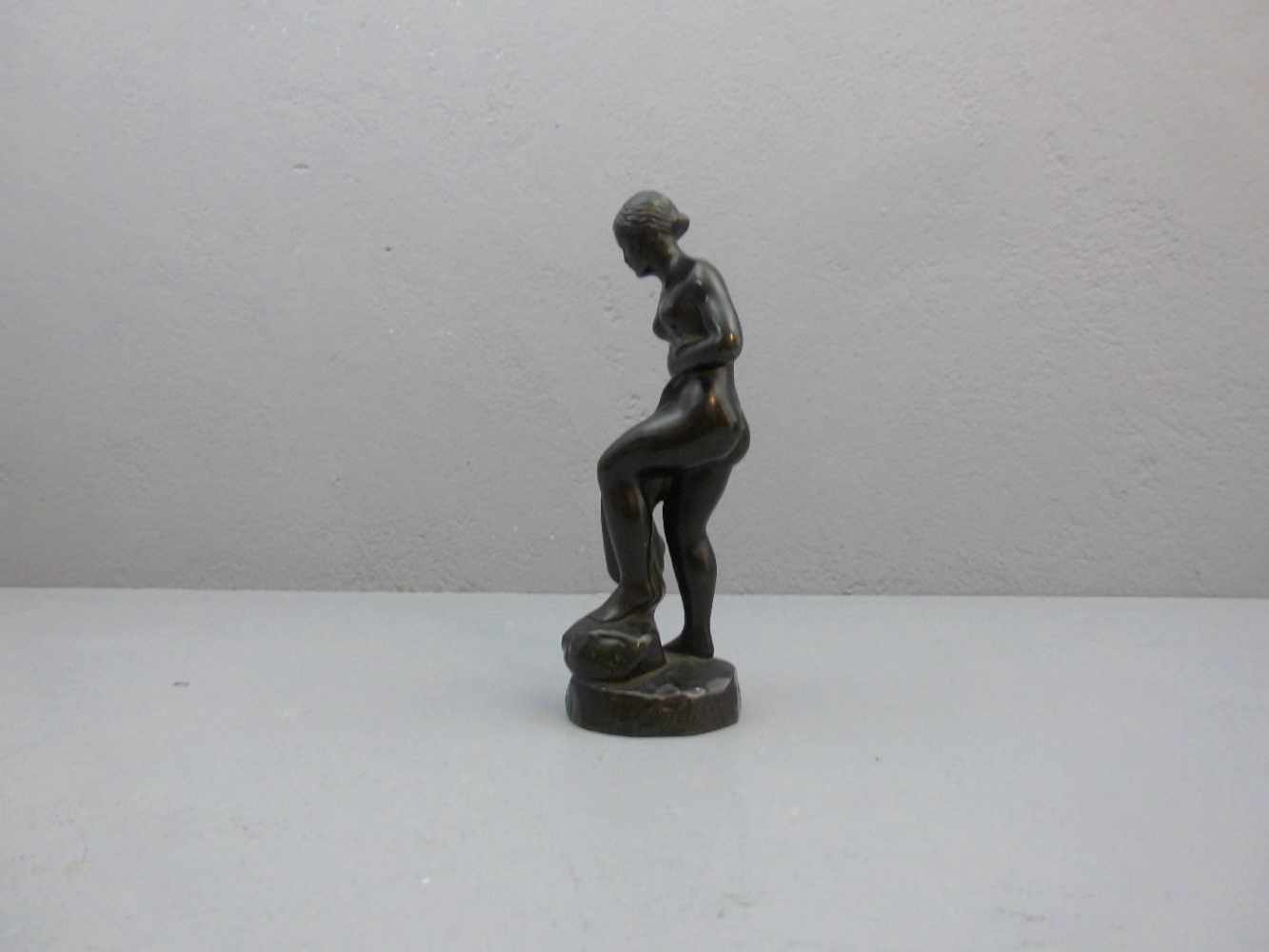 ANDERSEN, JUST (Dänemark, 1884-1943), Skulptur / sculpture: "Badende", Bronze, dunkelbraun patiniert - Image 2 of 5