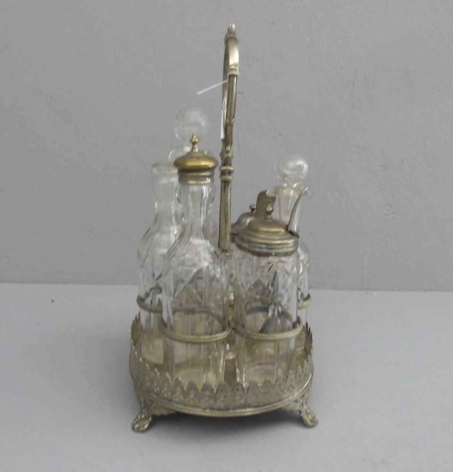 VERSILBERTE MENAGE MIT SECHS GLASBEHÄTERN, um 1900, England, versilbertes Metall und Glas, gemarkt - Image 2 of 4