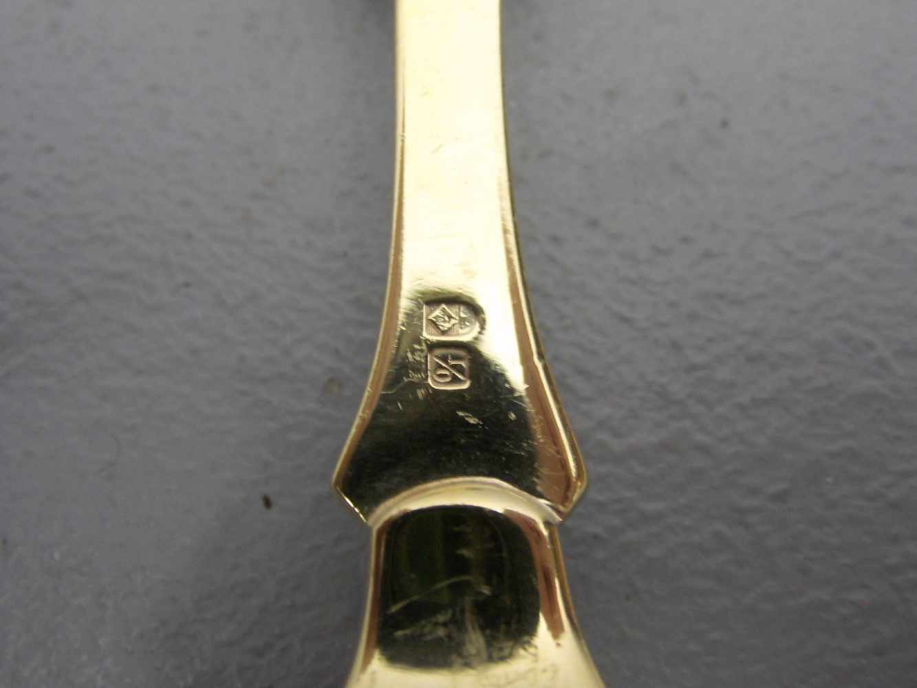 GROSSER JUGENDSTIL VORLEGELÖFFEL / art nouveau serving spoon, versilbertes und vergoldetes Metall, - Image 4 of 4