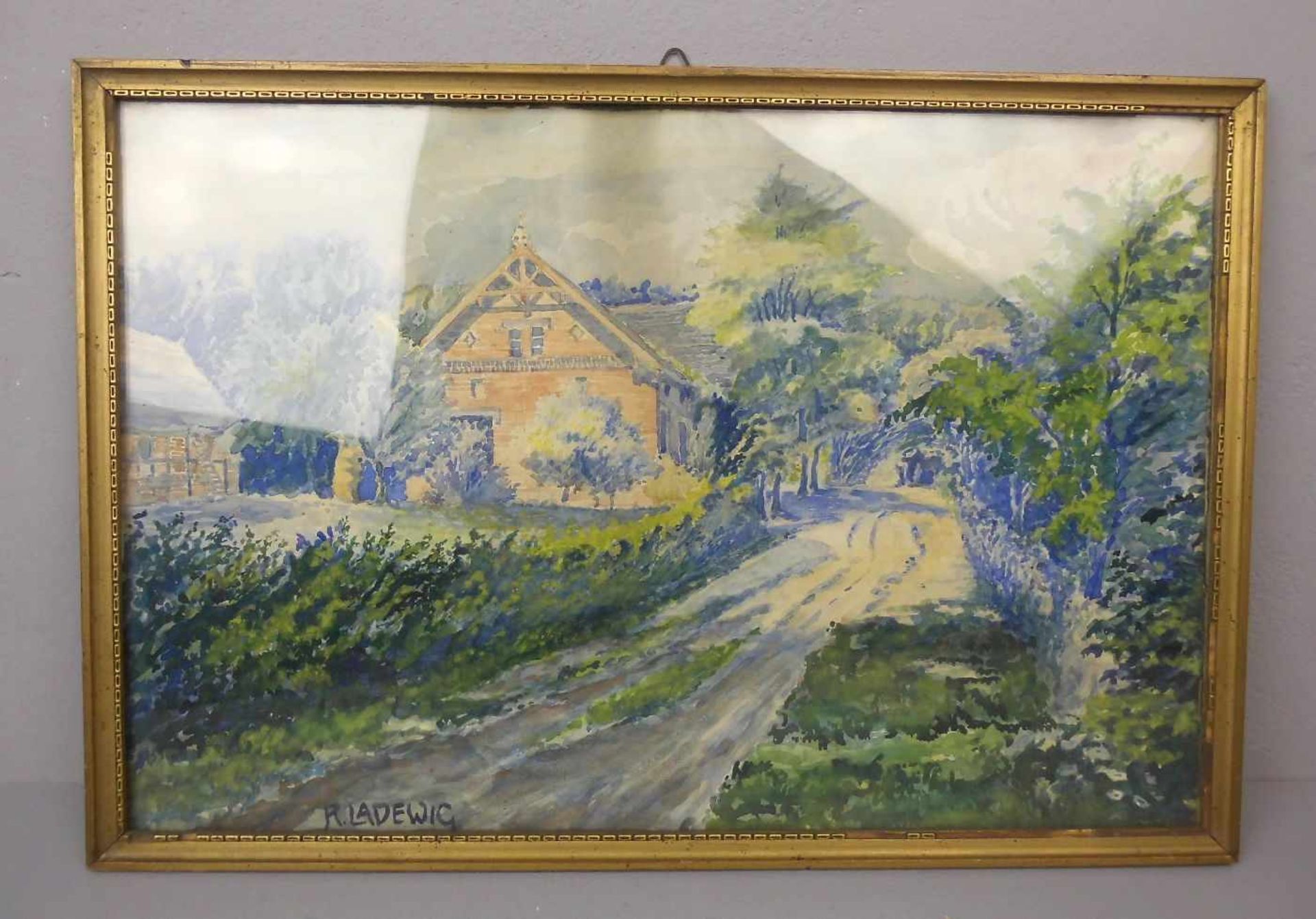 LADEWIG, R. (19./20. Jh.), Paar Aquarelle: "Gutshof in Frühlingslandschaft" und "Straßenzug mit - Bild 3 aus 3