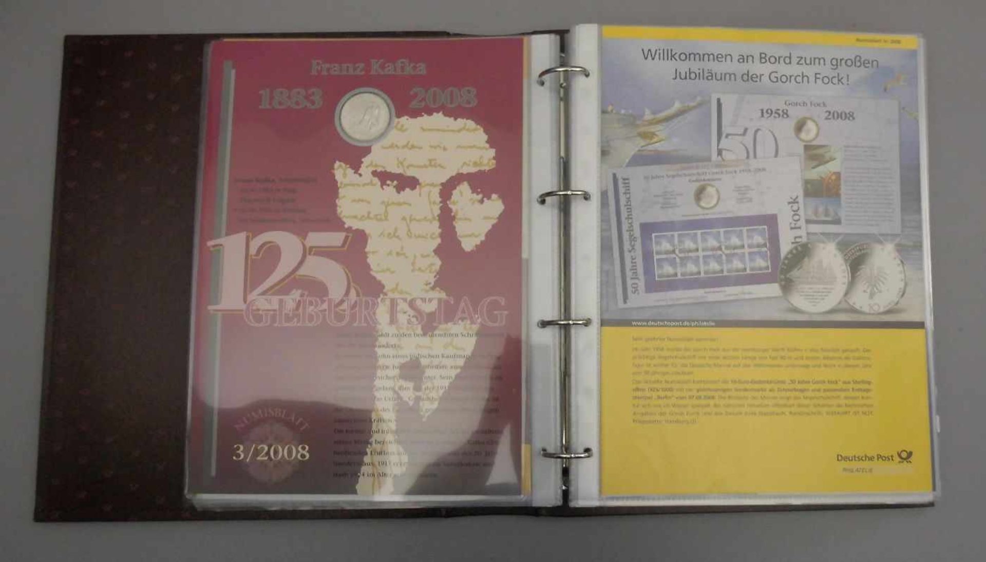 KONVOLUT NUMISBLÄTTER IM SCHUBER: JAHRGANG 2006-2009 - DEUTSCHE POST, insg. 21 Blätter. Abgeheftet - Image 3 of 3