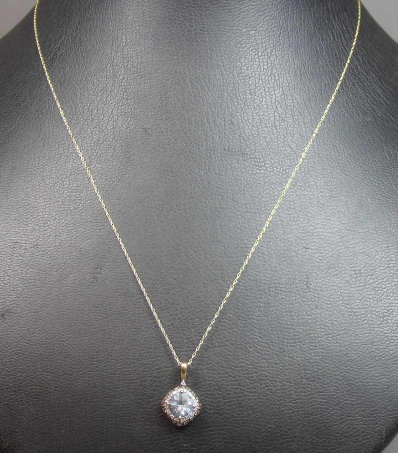 ANHÄNGER MIT AQUAMARIN AN KETTE / pendant and necklace, 10 kt. Gelbgold (417er, insgesamt 1,6 g); - Bild 5 aus 5