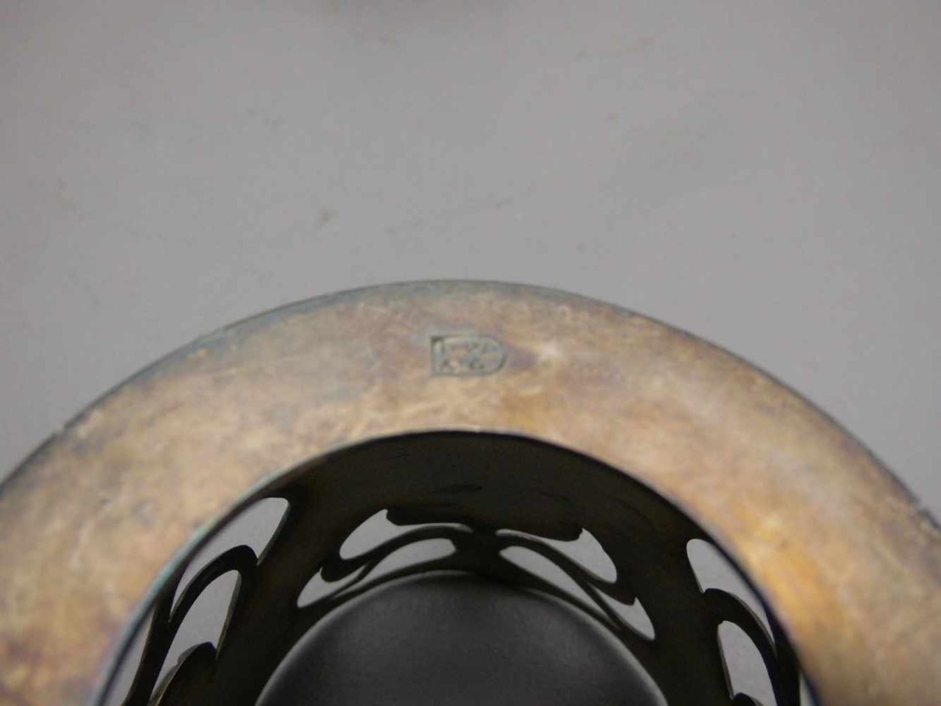 PAAR JUGENDSTIL - GLASHALTER, silberfarbenes Metall, durchbrochen und reliefiert gearbeitet mit - Bild 3 aus 4
