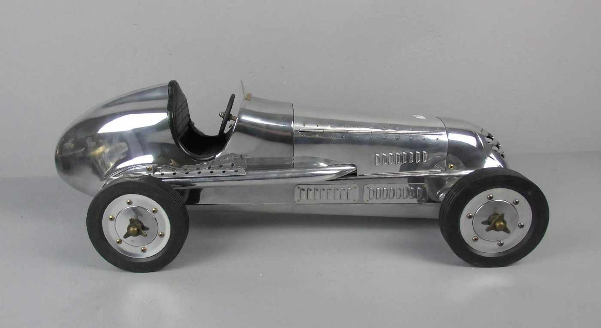 MODELL - AUTO: Mercedes Silberpfeil W 25 von 1934 / Grand Prix Model Car, unter dem Stand gemarkt " - Image 2 of 6