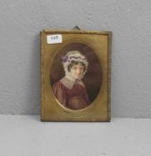 MINIATUR, Temperamalerei: "Bildnis einer Dame mit Spitzenhaube", ovaler Bildausschnitt, hinter