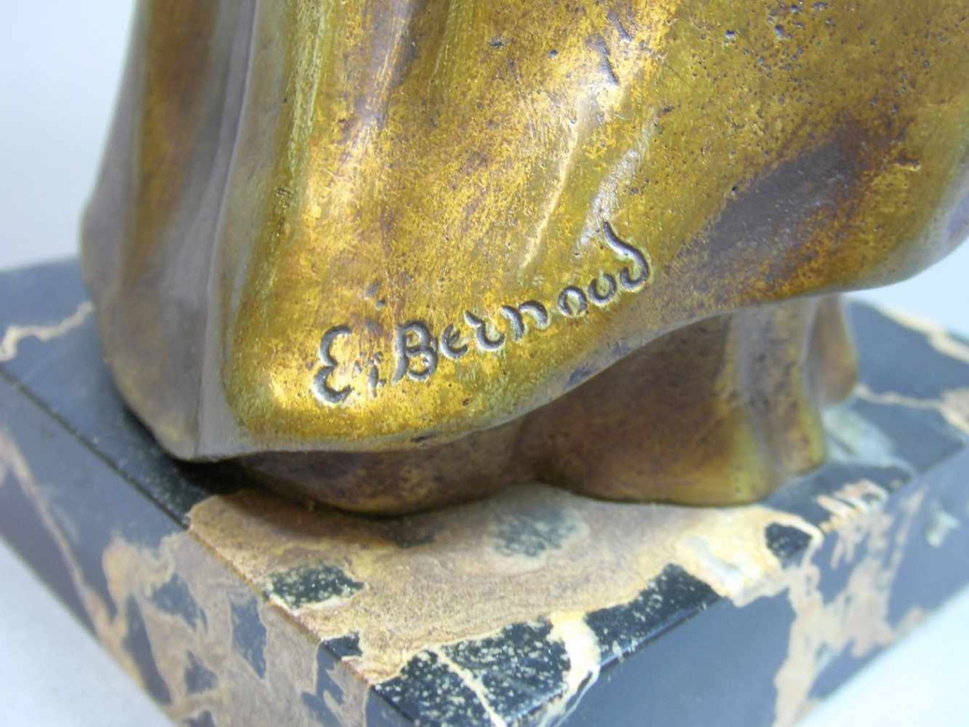 BERNOUD, EUGÈNE (französischer Bildhauer des 19./20. Jh.), Skulptur: "La marche silencieuse", Bronze - Image 6 of 7