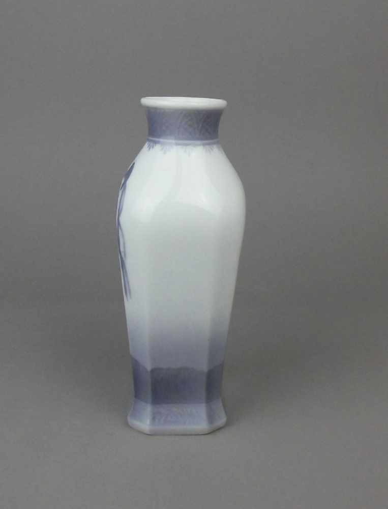 VASE "JUL 1920", Porzellan, Manufaktur Royal Copenhagen / Dänemark, oktogonale Form mit - Bild 2 aus 5