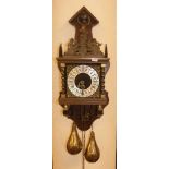 KLEINE WANDUHR IN ART EINER HOLLÄNDISCHEN STAARTCLOCK, 2. H. 20. Jh.; geschweiftes Rückenschild