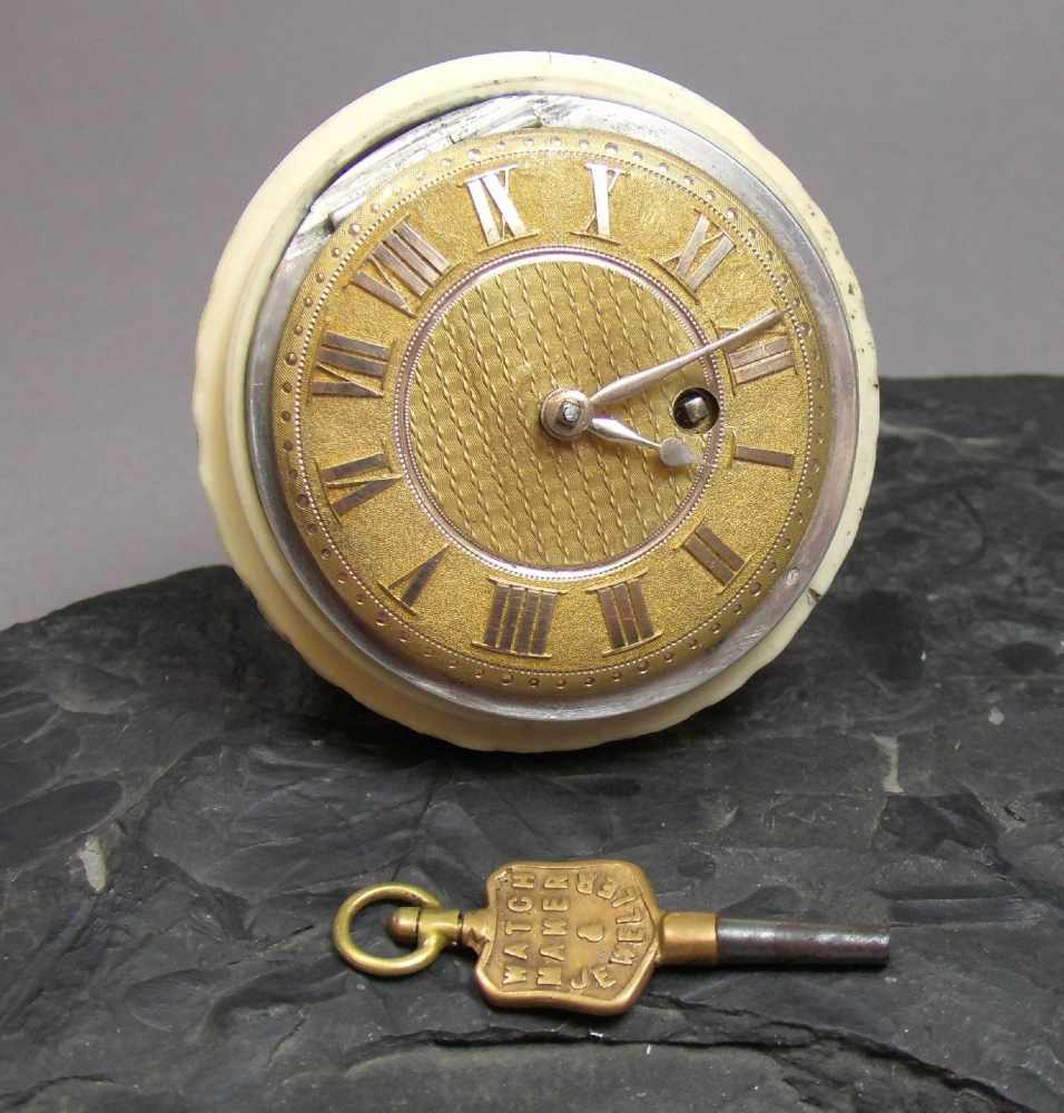 ENGLISCHE TASCHENUHR IM BEINGEHÄUSE / pocket watch , 19. Jh., England, Schlüsselaufzug (mit - Image 13 of 14