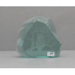 STRAND, RUNE und BÖRNESSEN, W., Glasskluptur / paperweight / Glasobjekt: "Eule", grünlich-blaues