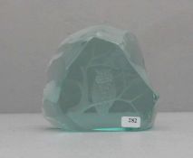 STRAND, RUNE und BÖRNESSEN, W., Glasskluptur / paperweight / Glasobjekt: "Eule", grünlich-blaues