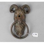 TÜRKLOPFER / doorknocker, Bronze, braun patiniert, um 1900; gearbeitet in Form eines Widdermaskarons