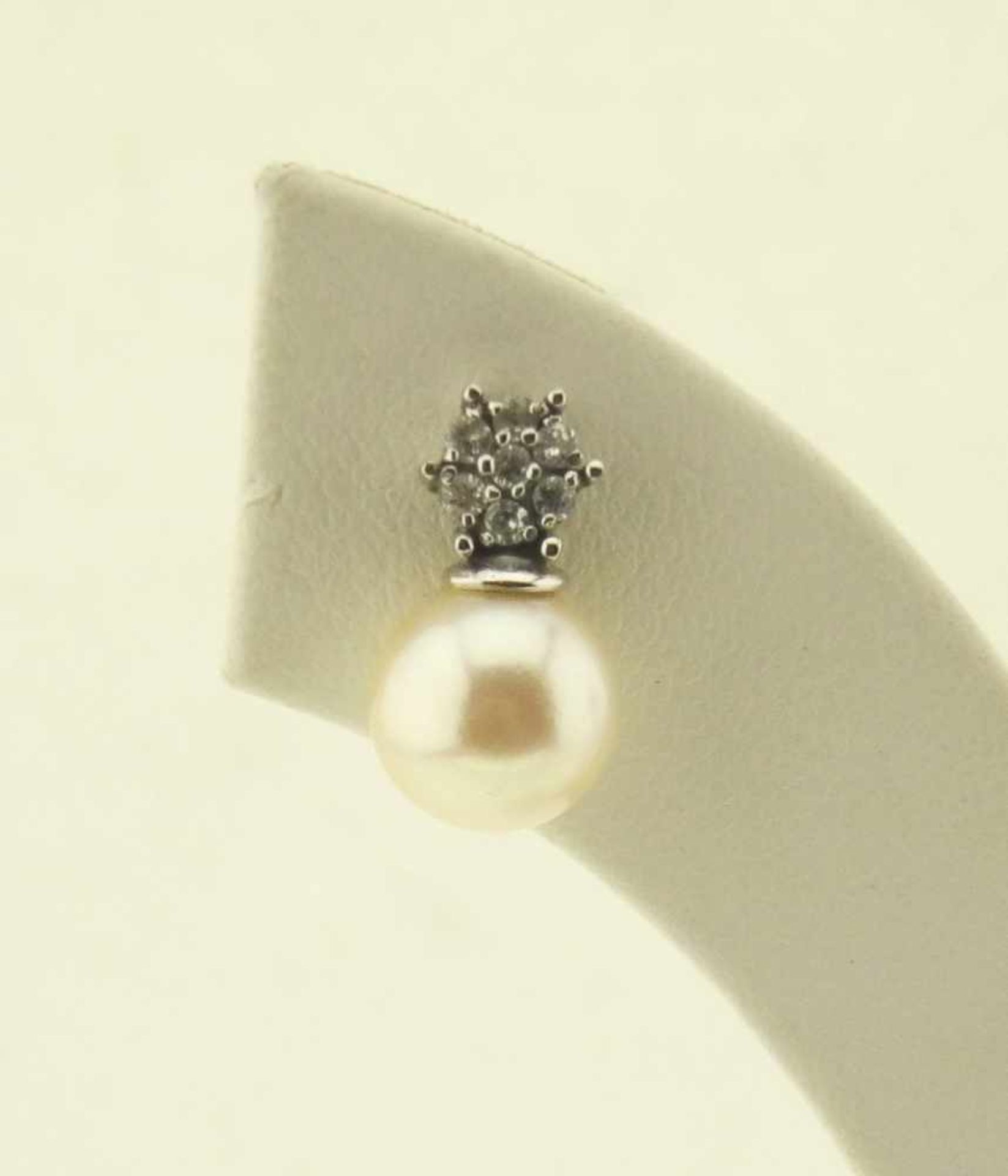 Perlohrstecker in 585 Weißgold mit Silberohrmuttern, Akoya Perlen Durchmesser ca. 7mm, mit weißen - Bild 2 aus 4