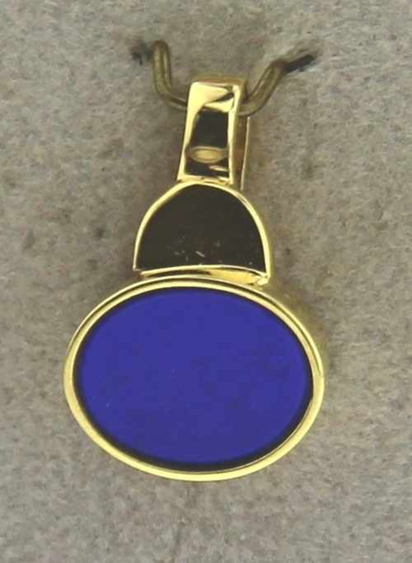 Anhänger mit Lapislazuli 585 Gold, NOS Gesamtgewicht ca. 1,8 Gramm, Gesamtgröße 15 x 10 mm, NOS