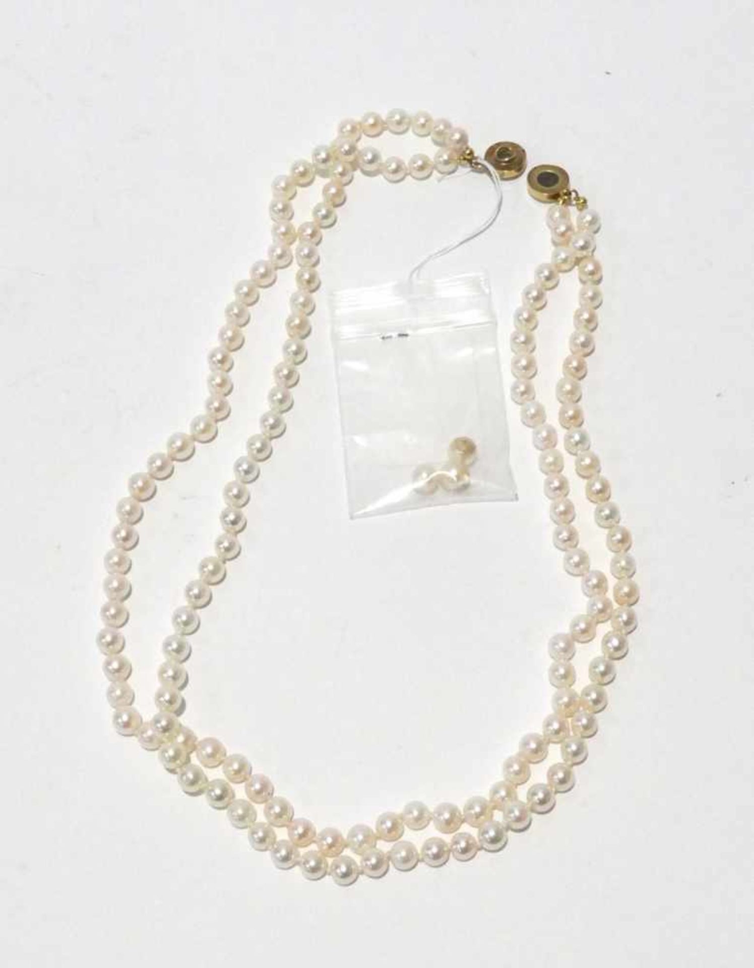 Zuchtperlenkette 2 reihig mit Perlen Durchmesser ca. 6mm, Farbe weiß bis rose, sehr feines Lüster,