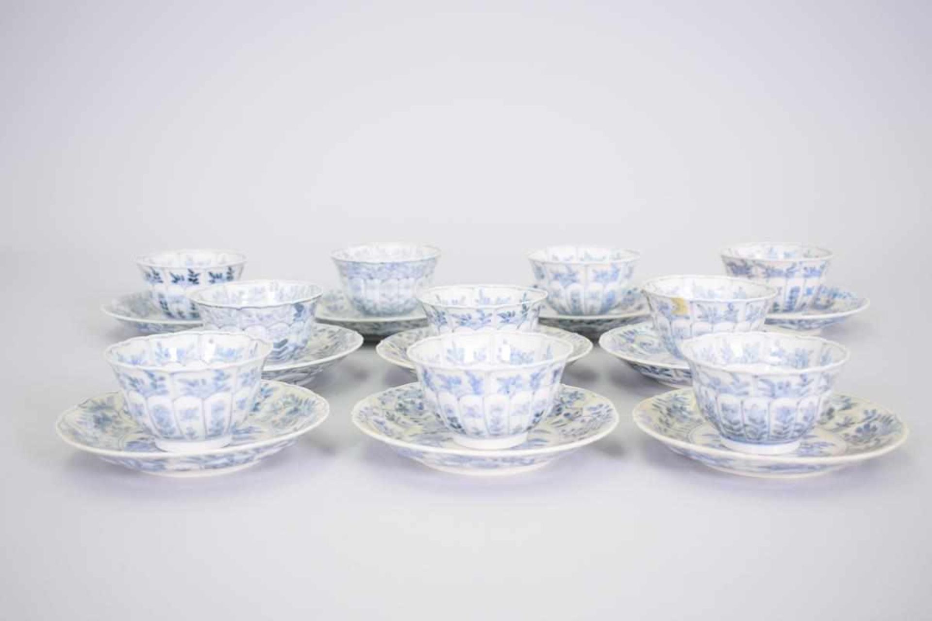 Chinesisches Porzellan 10 Köppchen und 11 UntertassenAlter um 1900, feine Handbemalung, Maße: Höhe - Bild 2 aus 4