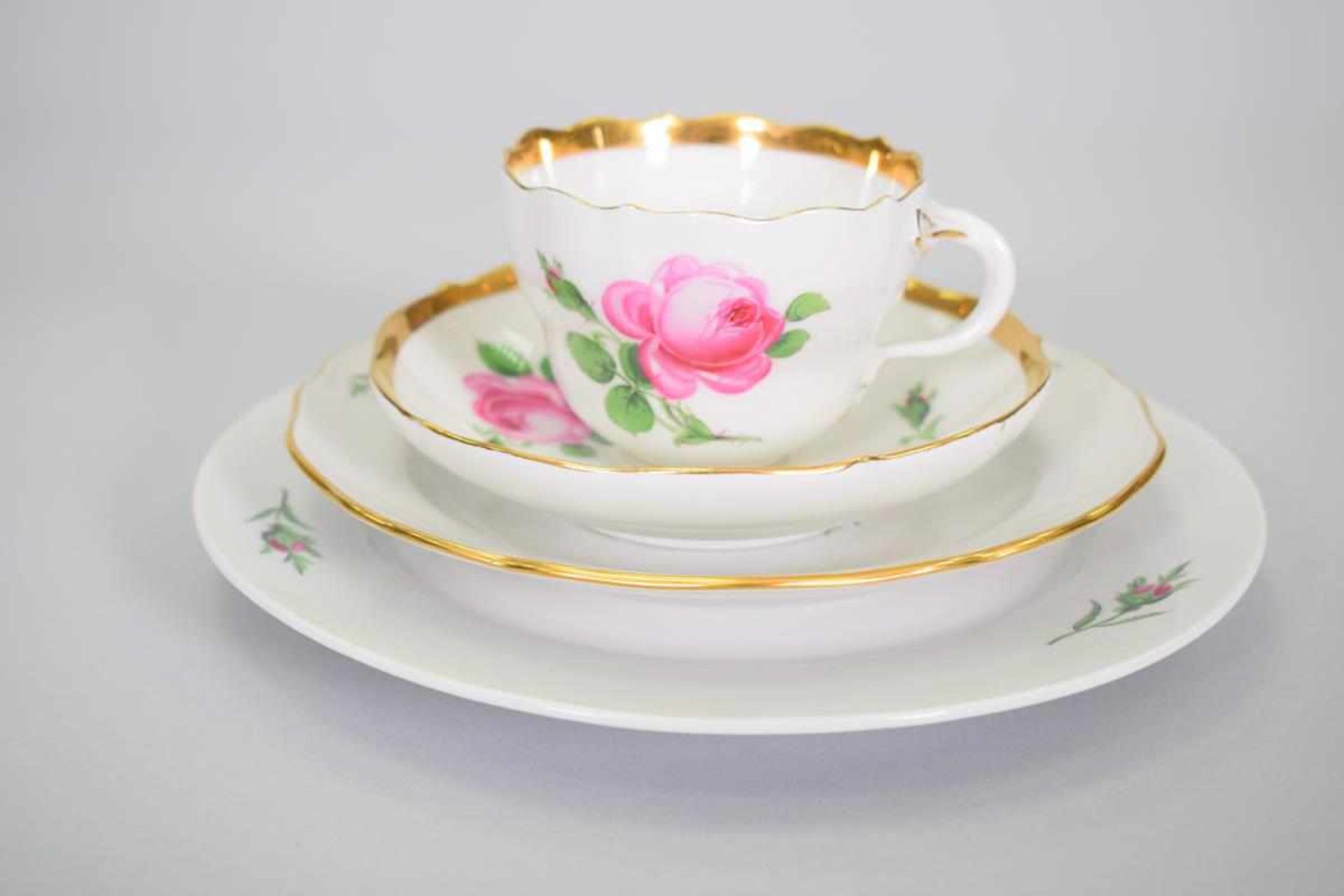 2 Meissen Gedecke Rote RoseManufaktur Meissen, Dekor Rote Rose mit Goldrand, jeweils 1 Tasse - Bild 2 aus 3