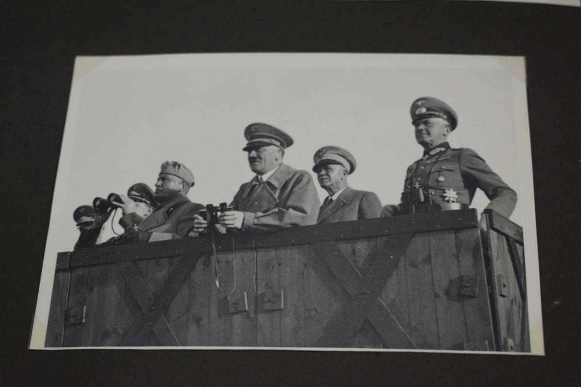 Nachlass: General Alfred Haubold, Fotoalbum 2. Weltkrieg u.a. Adolf Hitler, Mussolini etc. 292 - Bild 13 aus 25