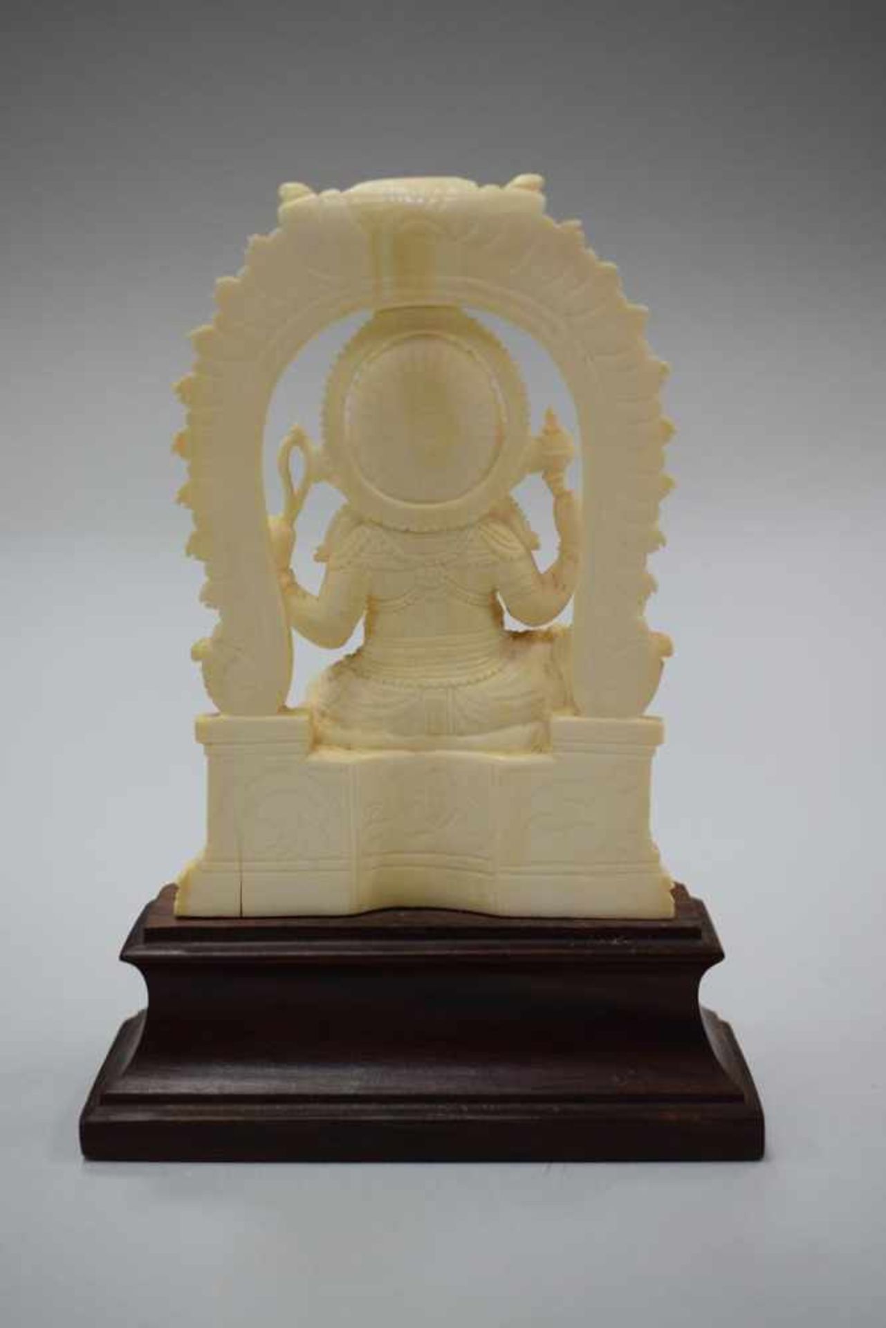 Indische Elfenbeinschnitzerei Elefantengottheit GaneshaFeine Schnitzerei aus Elfenbein der - Bild 4 aus 4