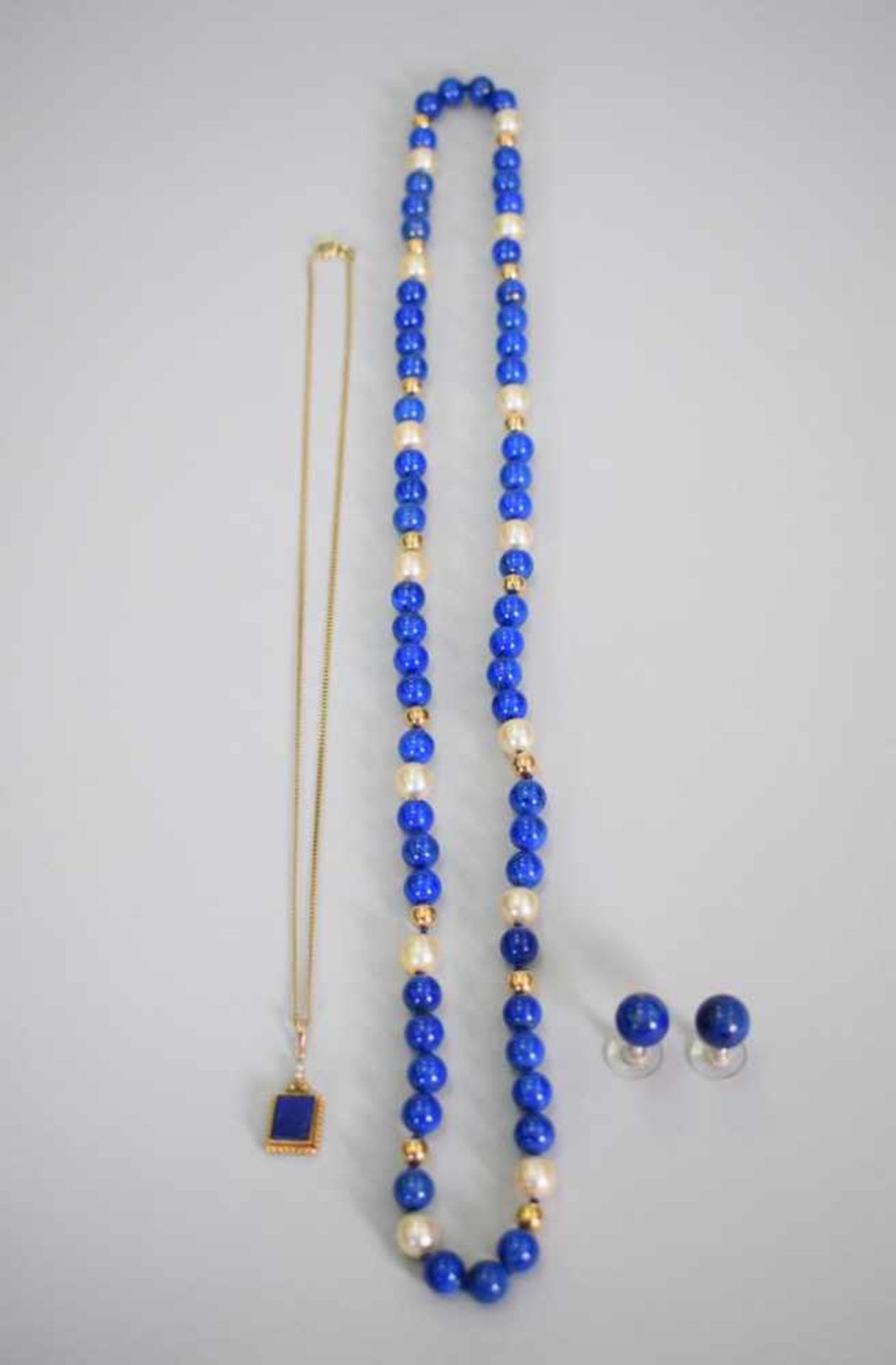 Konvolut Lapis Lazuli Goldschmuck1) Lapis Kette mit 14 Perlen und 14 Gold Kugeln 585 Gold,