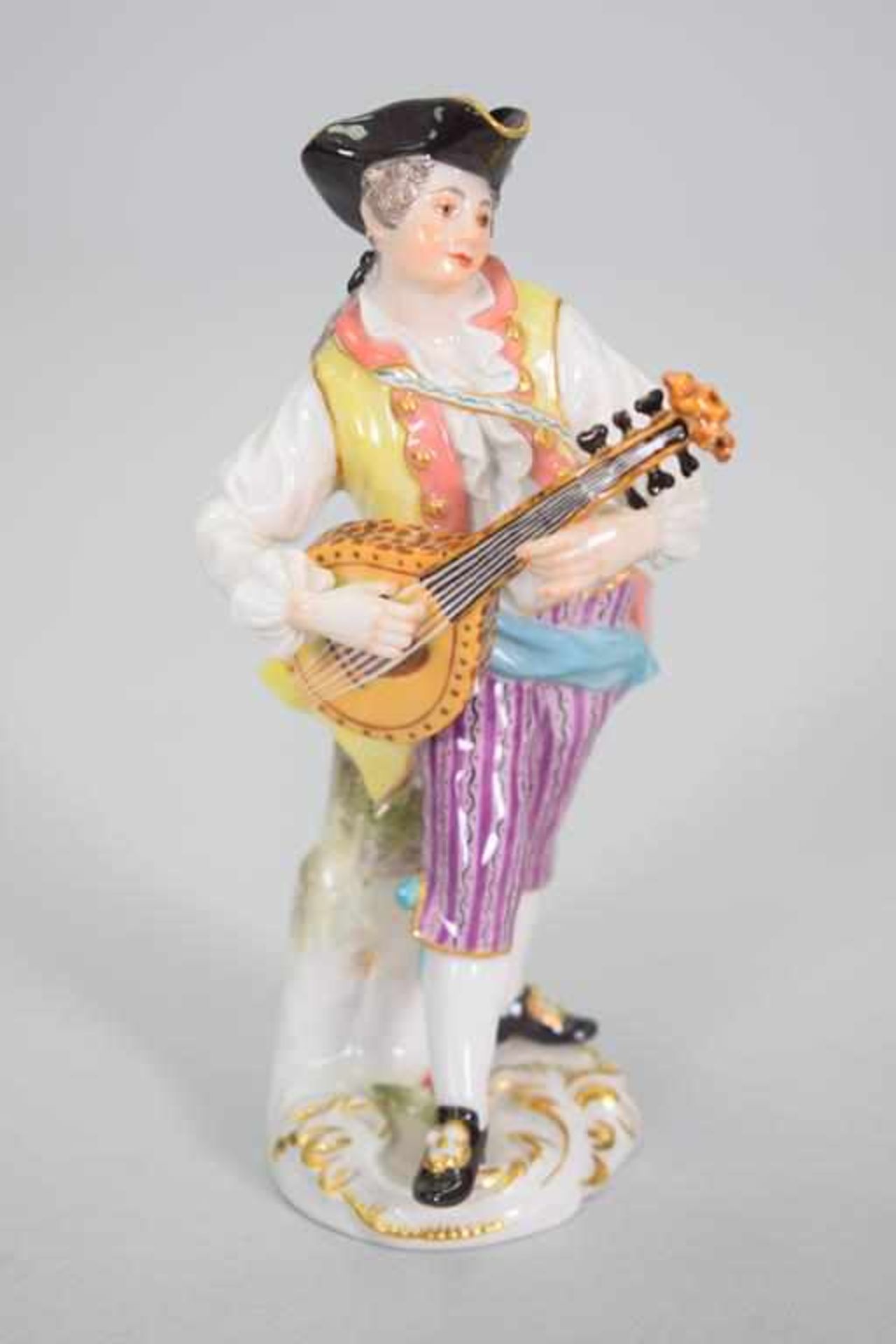 Meissen Figur "Gitarrist"Meissen um 1990, 1.Wahl, Maße Höhe ca. 14 cm, Zustand gut außer eine