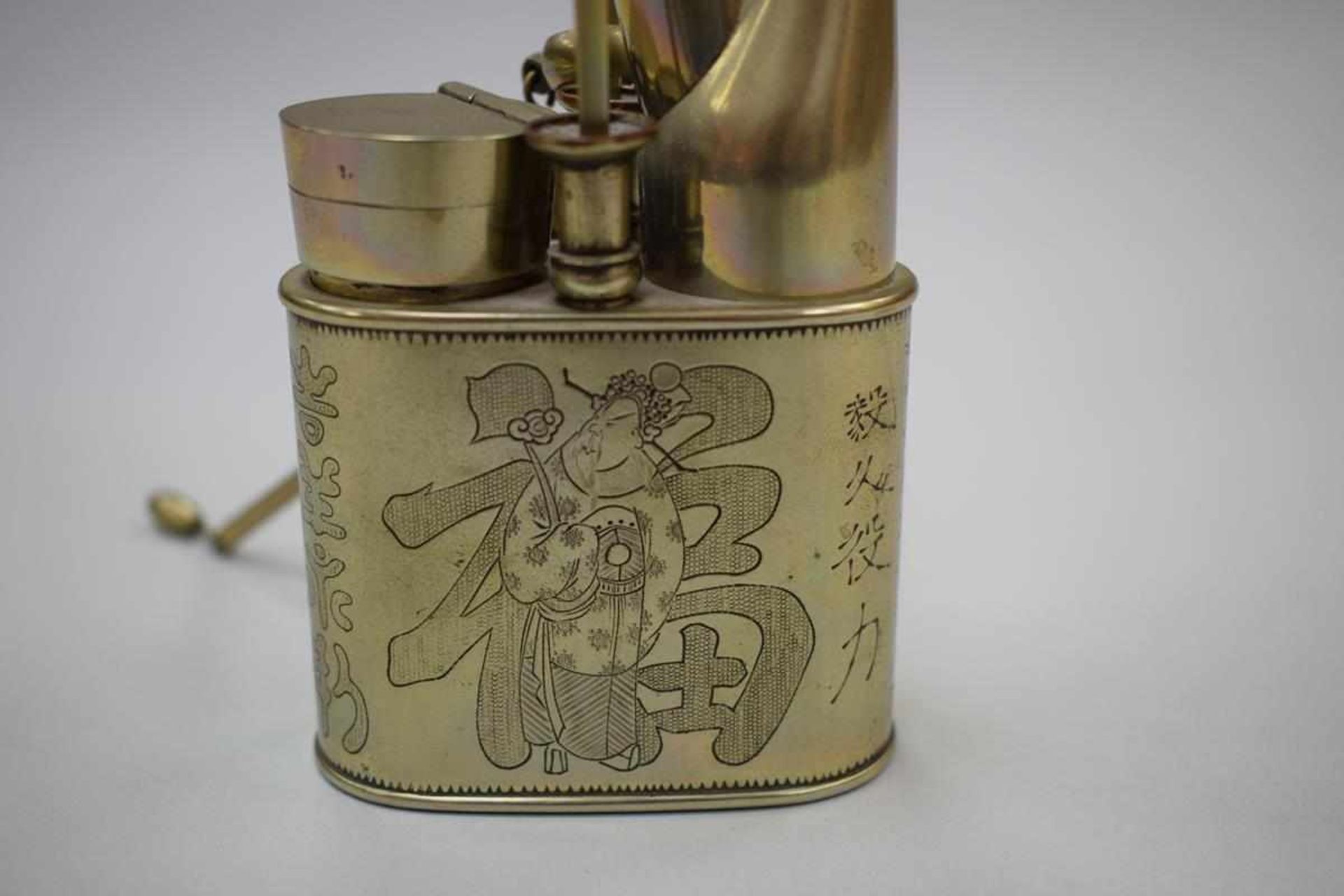 Opiumpfeife China um 1900China um 1900, Opiumpfeife Metall mit figürlicher Darstellung und - Bild 2 aus 5