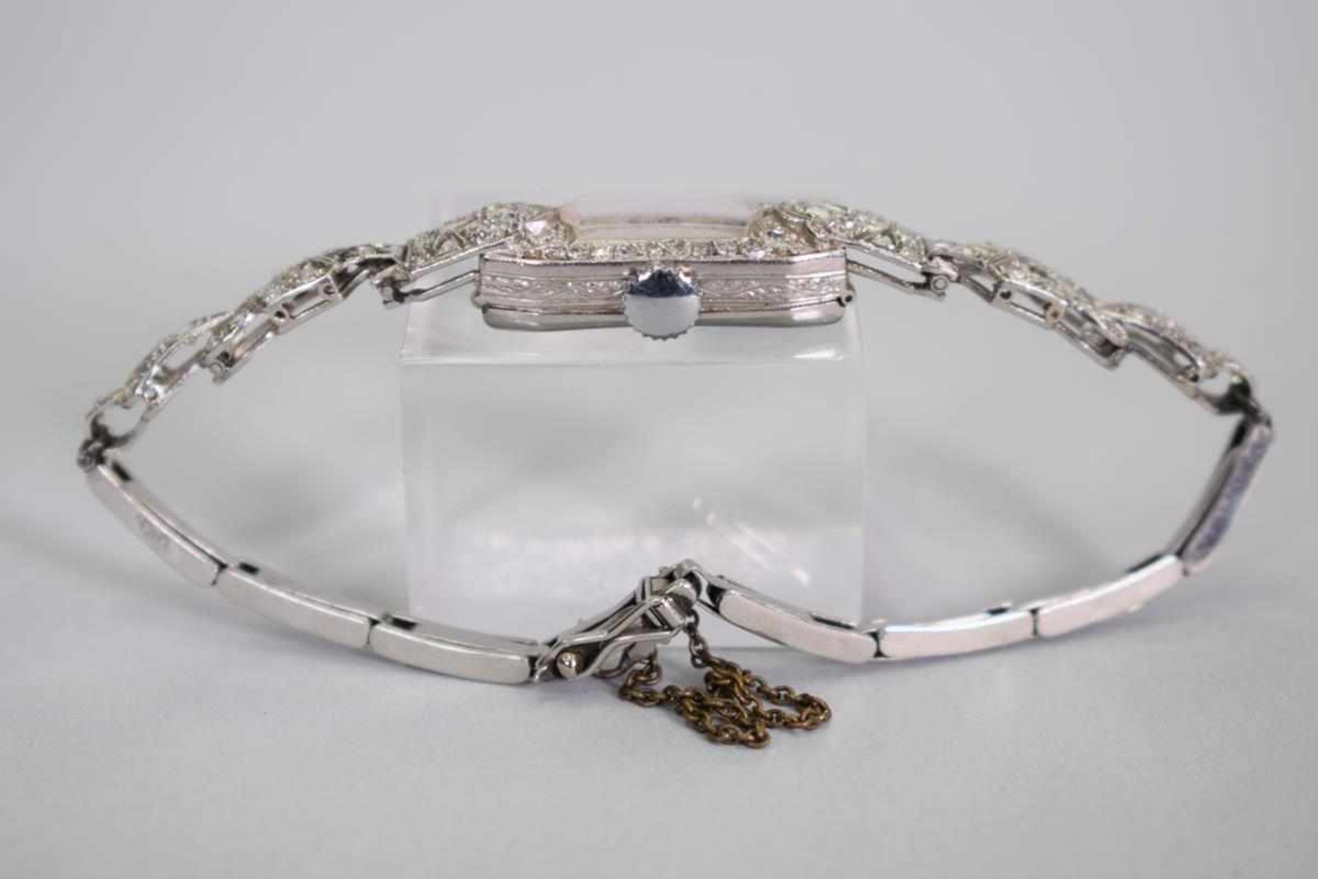 Baume & Mercier Art Déco Platin Damen Armbanduhr mit Achtkant DiamantenPlatin Damenuhr der - Image 3 of 3