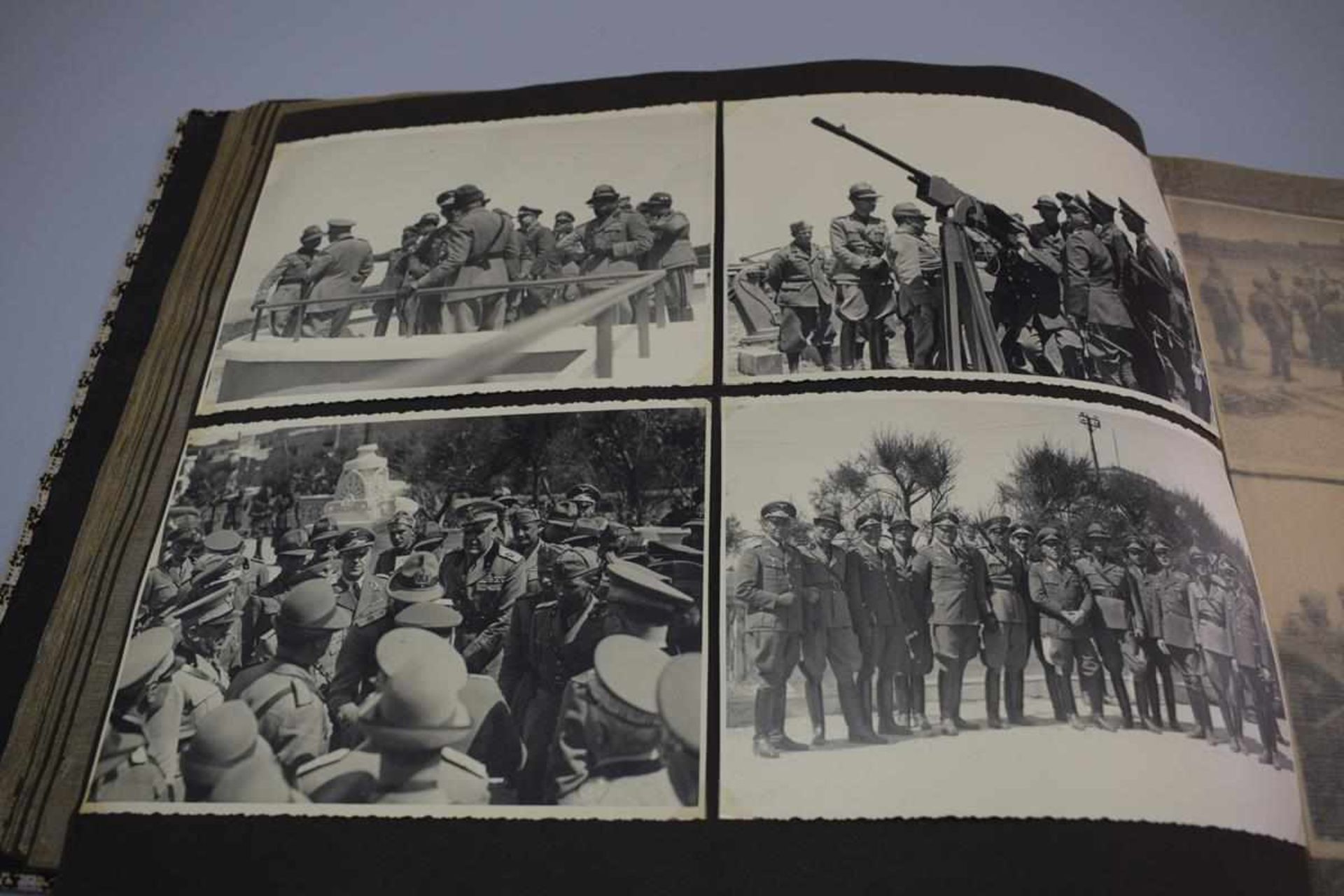 Nachlass: General Alfred Haubold, Fotoalbum 2. Weltkrieg u.a. Adolf Hitler, Mussolini etc. 292 - Bild 14 aus 25