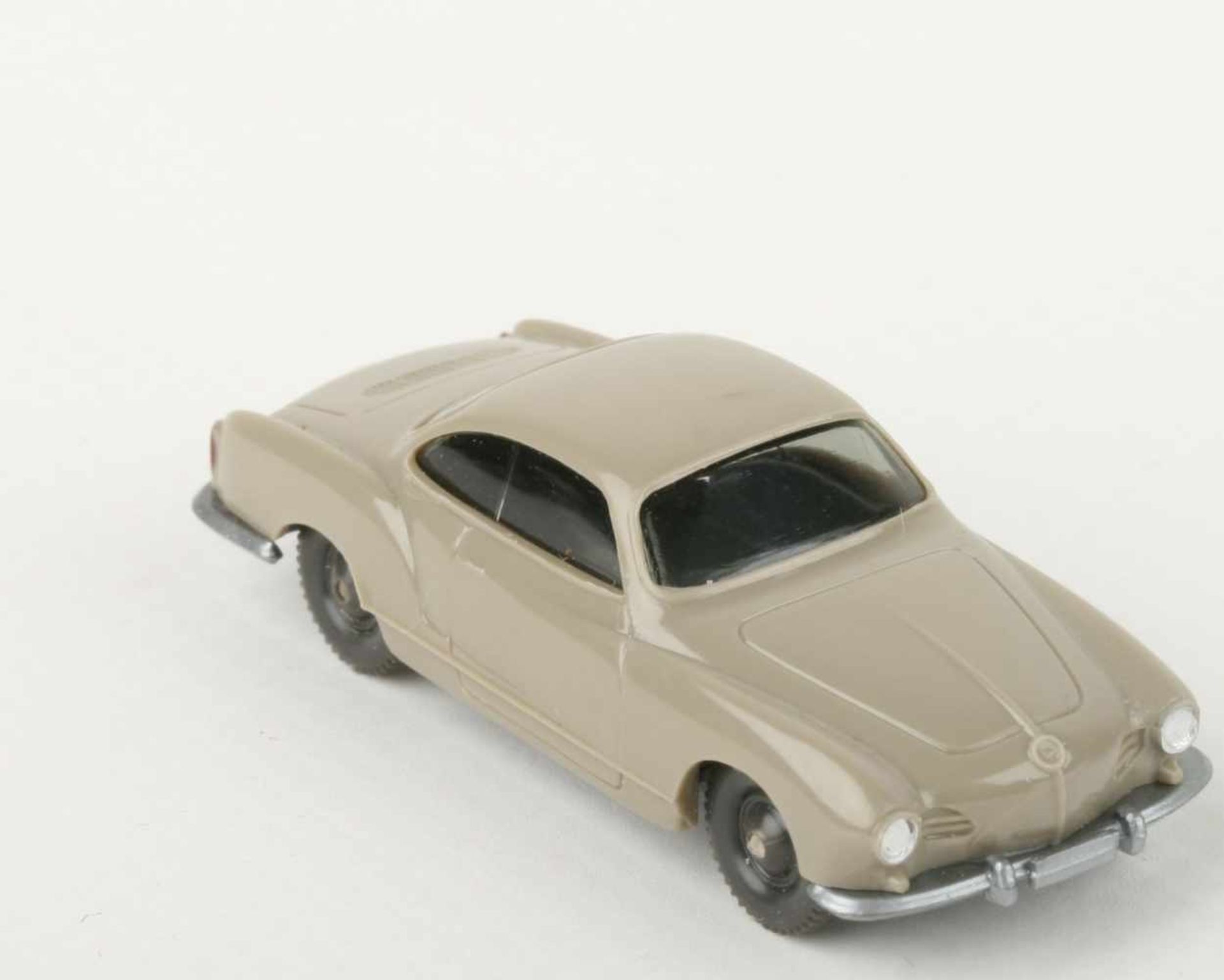 Wiking VW Karmann Ghia olivgrau 34/5f, neuwertig