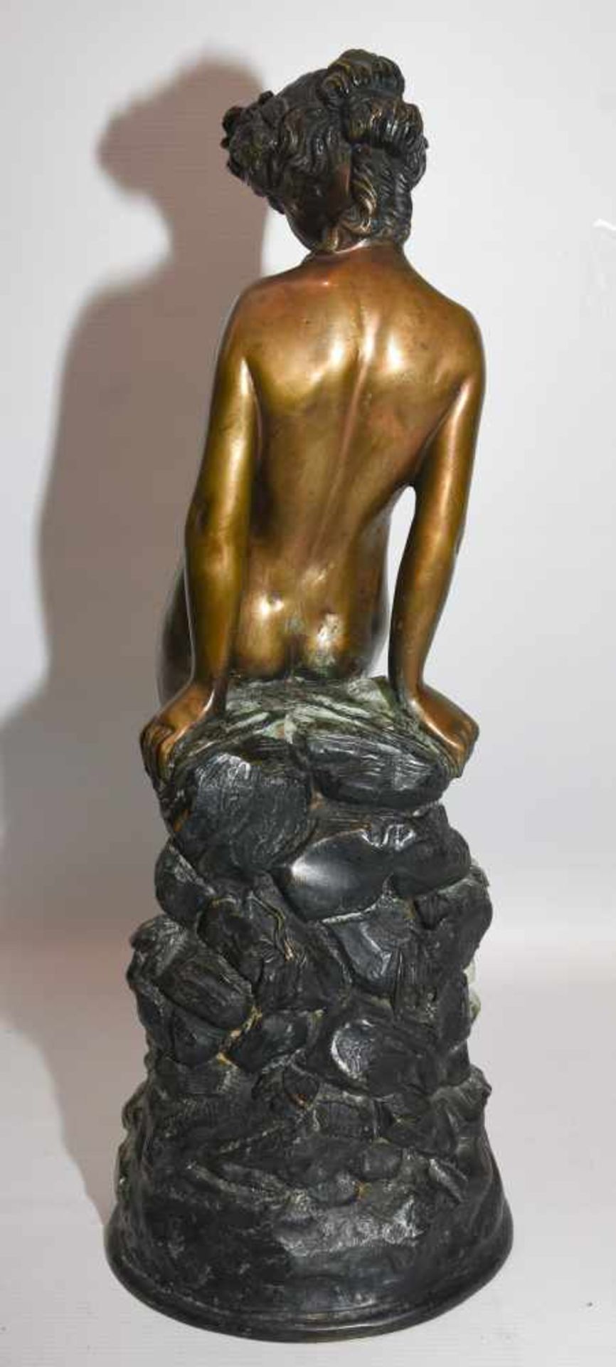 "WEIBLICHER AKT", Bronze ziseliert und patiniert, 20. Jahrhundert Bronzefigur einer nackten jungen - Bild 7 aus 9
