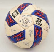 SIGNIERTER BALL "WALDAU POKAL 1994", 1994 Mit zahlreichen Unterschriften. Bespielt. Altersspuren.