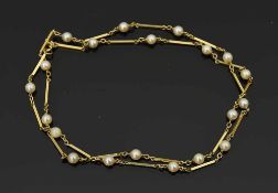 PERLENKETTE, kleine Perlen/ 585 GG, 2. Hälfte Jahrhundert Gewicht 7,9 g. Guter Zustand.