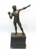 "KUGELSTOSSER", Bronze und Marmor, 1. Hälfte 20. Jahrhundert Bronzefigur eines nackten Athleten in